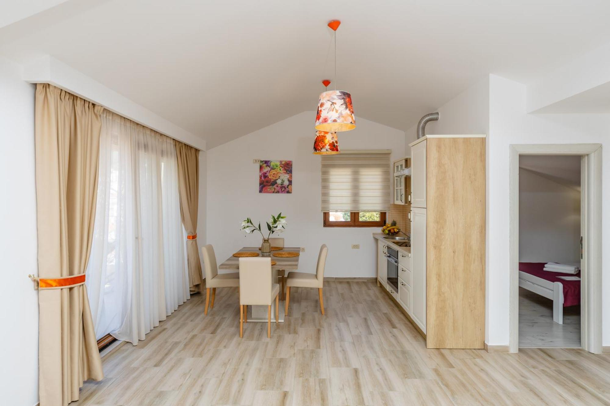 Arvala Apartments Будва Стая снимка