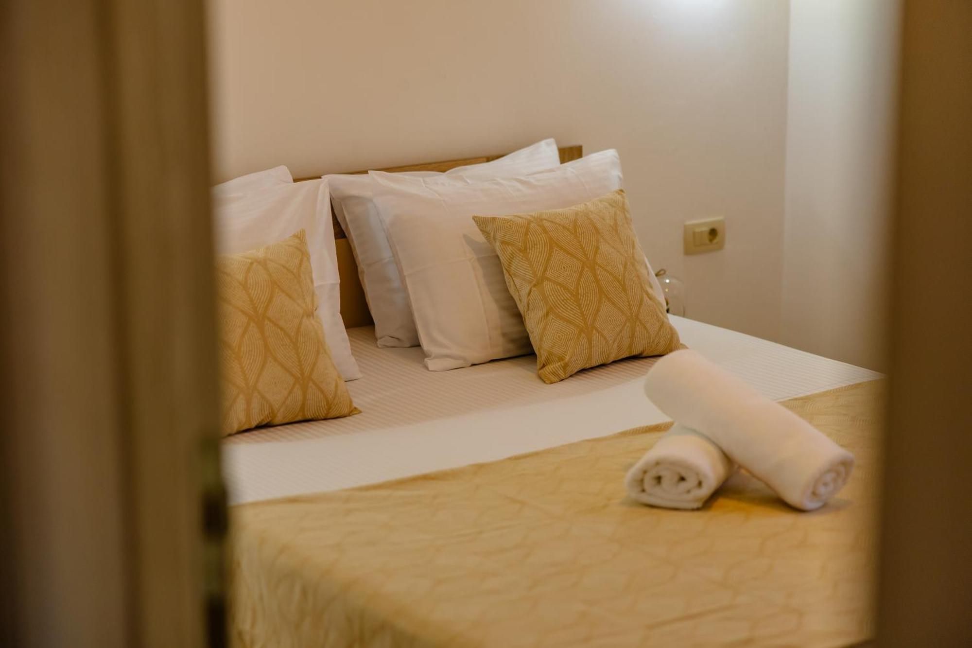 Arvala Apartments Будва Стая снимка