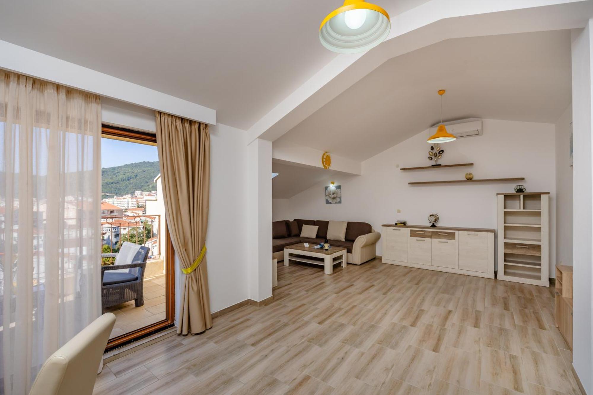 Arvala Apartments Будва Стая снимка