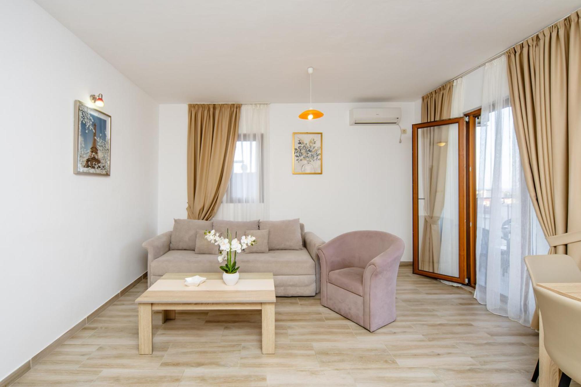 Arvala Apartments Будва Стая снимка
