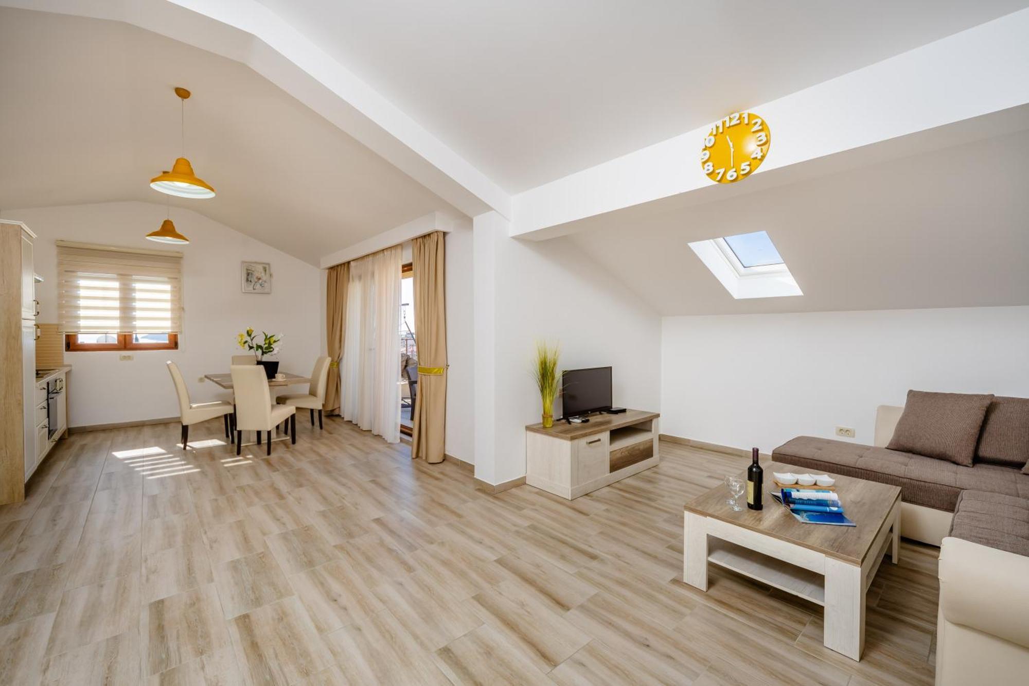 Arvala Apartments Будва Стая снимка