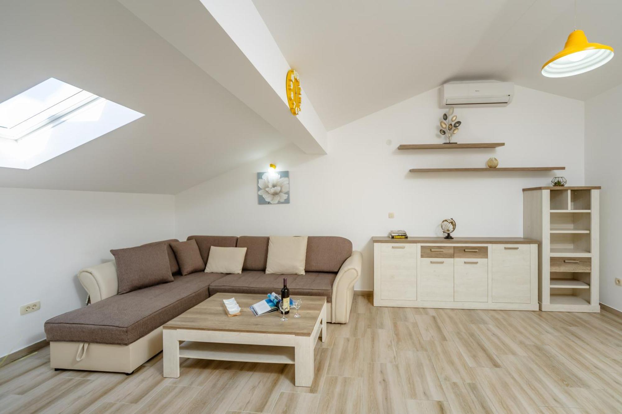 Arvala Apartments Будва Стая снимка