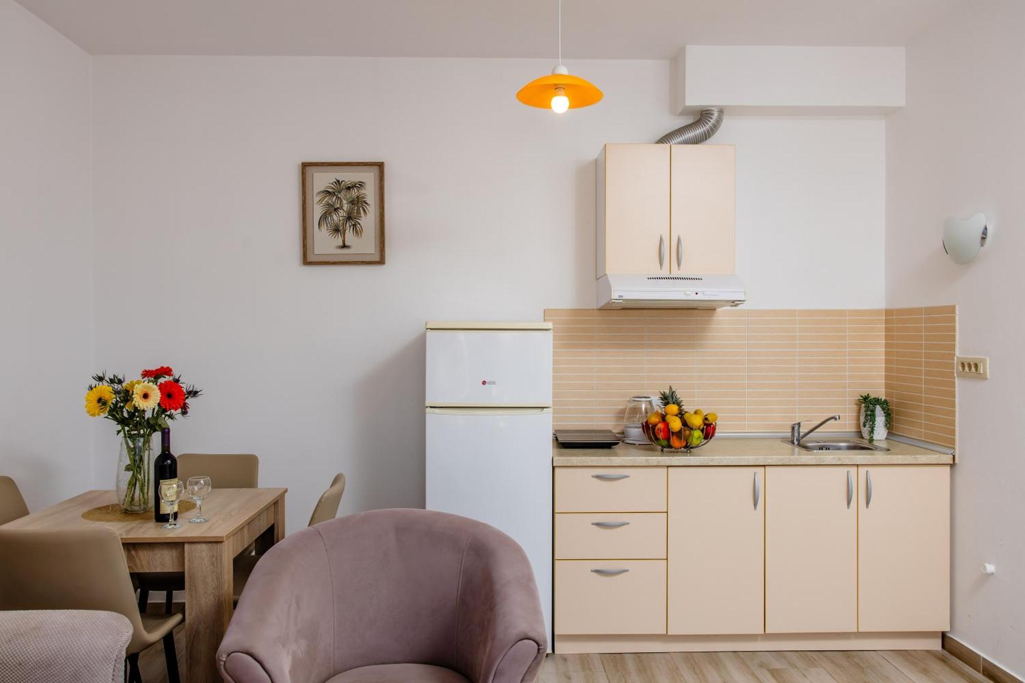 Arvala Apartments Будва Стая снимка