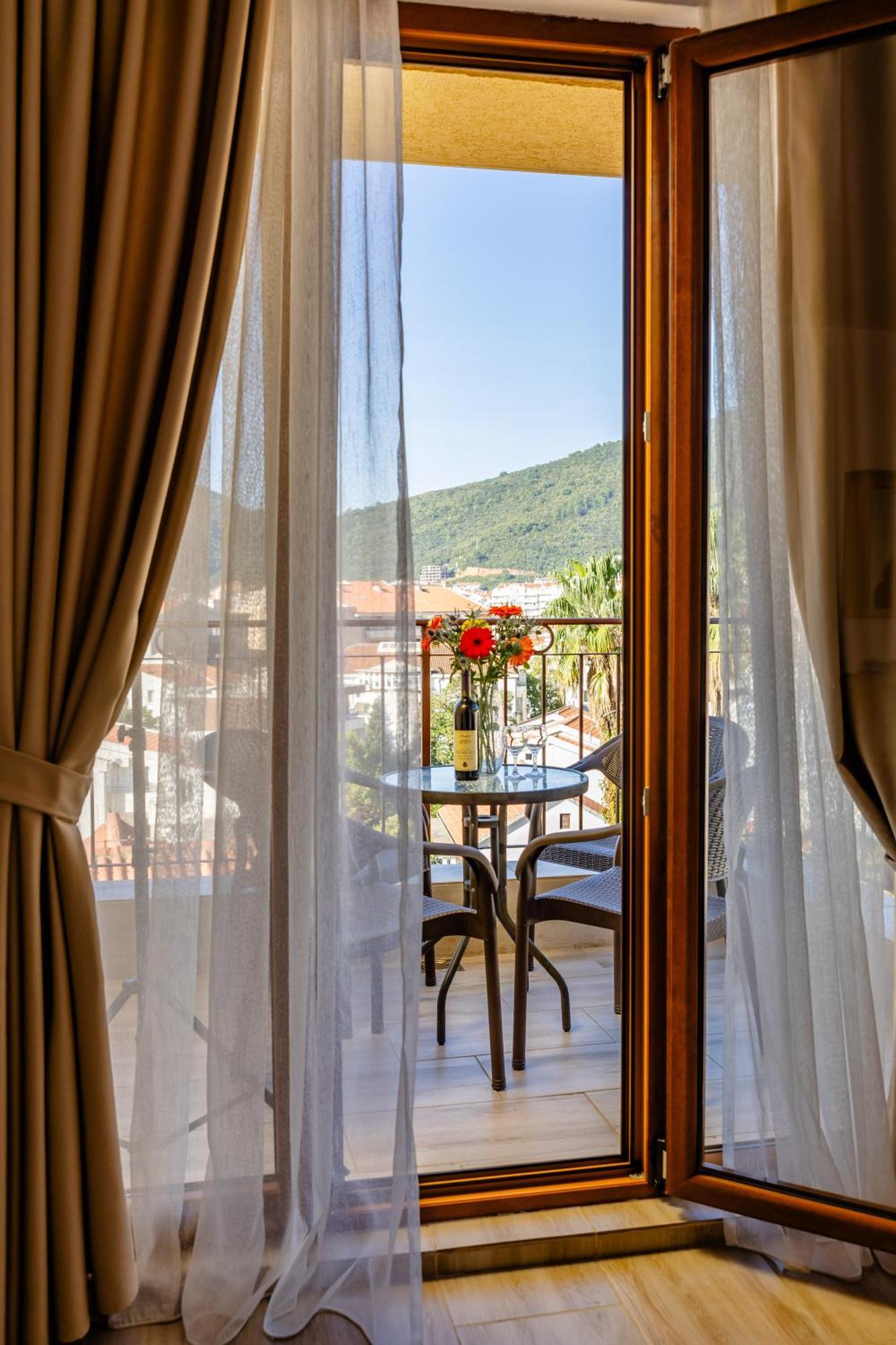 Arvala Apartments Будва Стая снимка